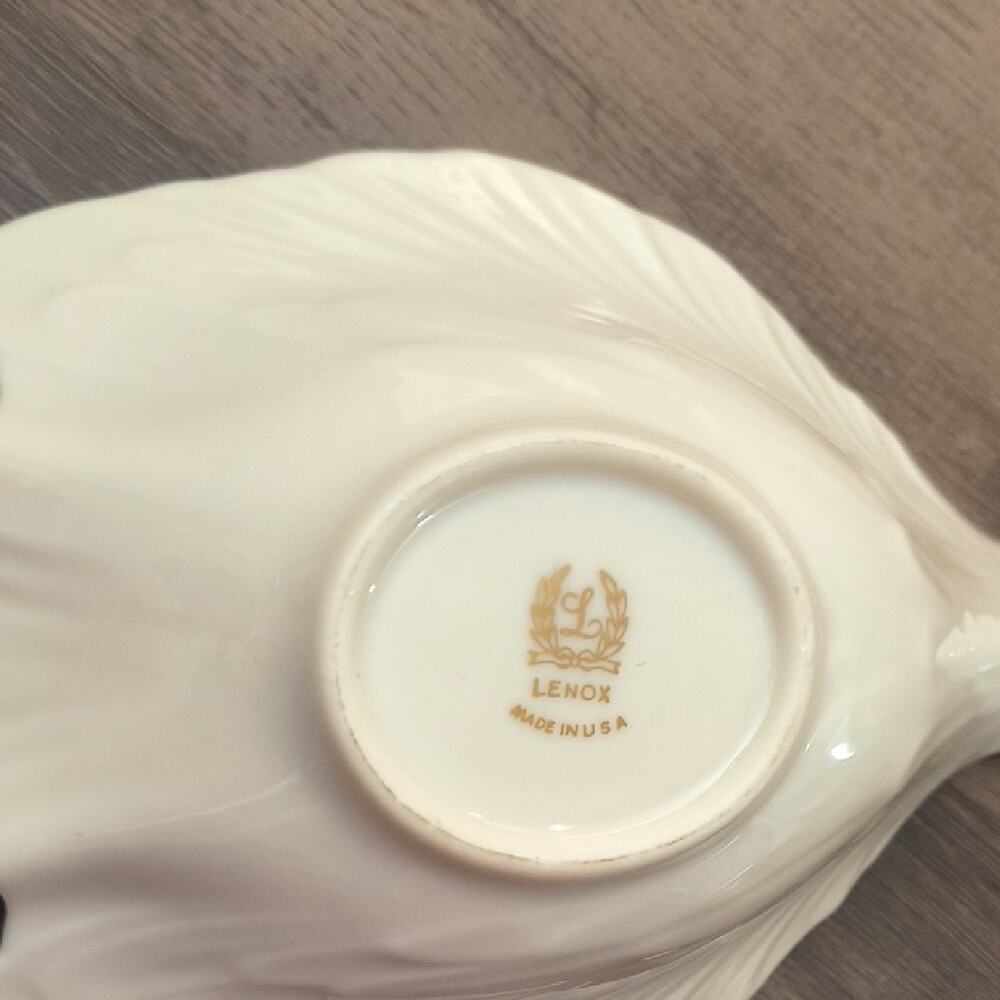 Lenox The Dove 24k Gold Trim Ceramic Dish 8" Excellent Used - Picture 2 of 6